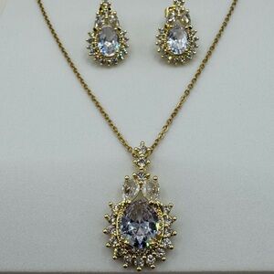 Gold Oval Zircon Jewelry Set (Necklace & Earrings)